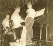 Ken_Poorman/Kenny_playing_at_Hall_Wertz_Reunion_late_1950s.jpg