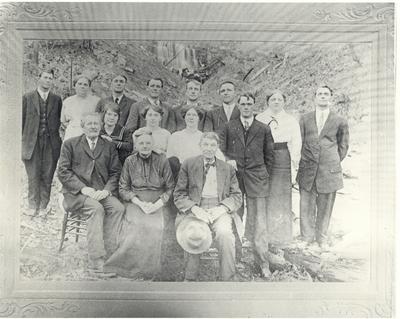 Wertz/Wertz_Family_c1912.jpg